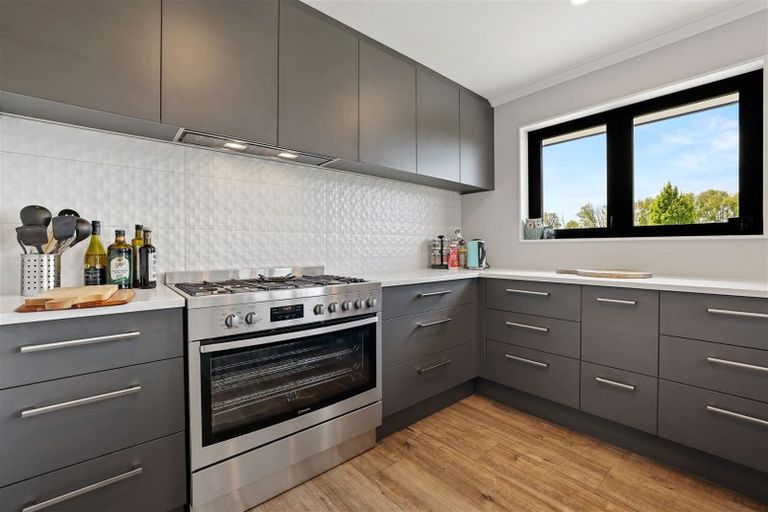 Photo of property in 12 Whincops Road, Halswell, Christchurch, 8025