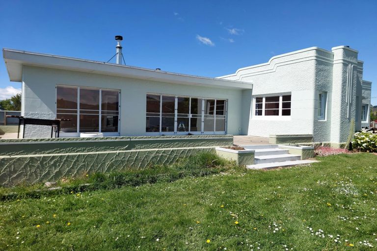 Photo of property in 53 Rhodes Street, Waimate, 7924