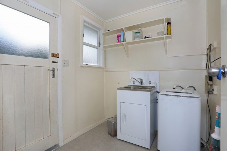 Photo of property in 22 Barton Street, Marton, 4710