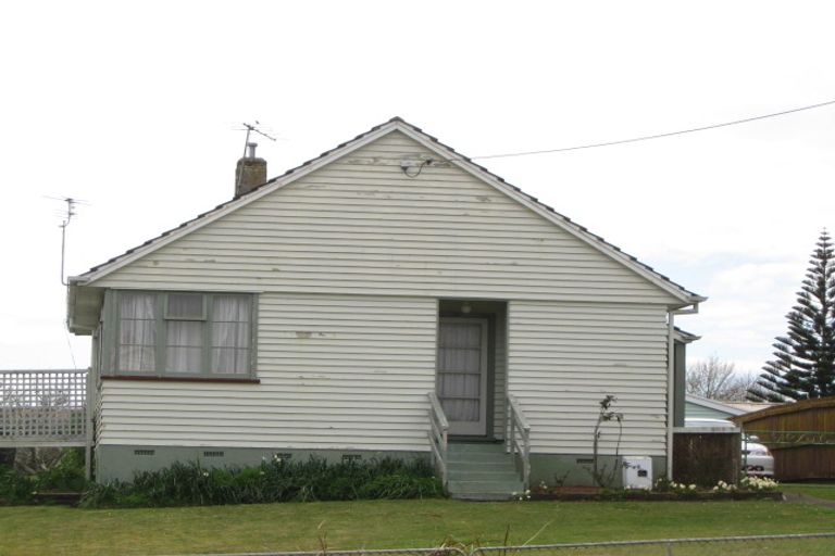 Photo of property in 66 Cook Street, Marfell, New Plymouth, 4310