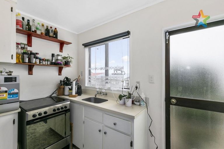 Photo of property in 6a Mossburn Grove, Kelson, Lower Hutt, 5010