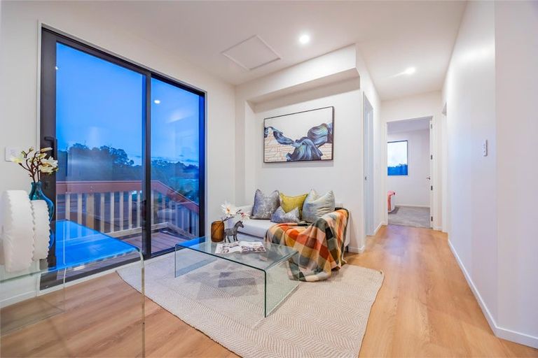 Photo of property in 10 Monte Cristal Avenue, Swanson, Auckland, 0614