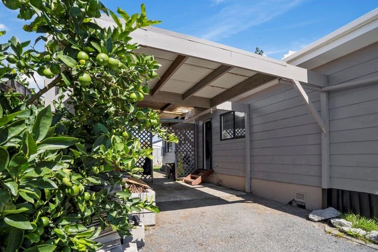 Photo of property in 47b Lyn Grove, Papamoa Beach, Papamoa, 3118