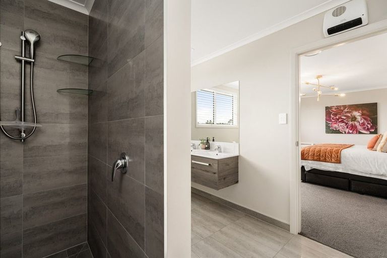 Photo of property in 83 Penetaka Heights, Pyes Pa, Tauranga, 3112