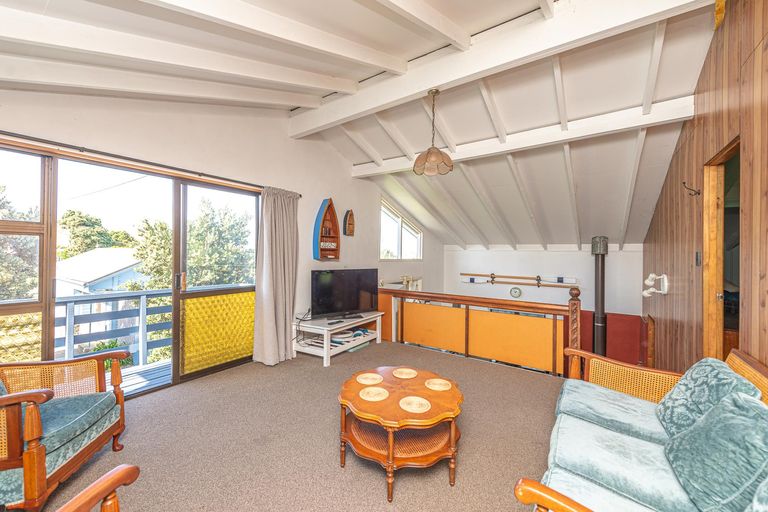 Photo of property in 25-27 Mowhanau Drive, Kai Iwi, Whanganui, 4574