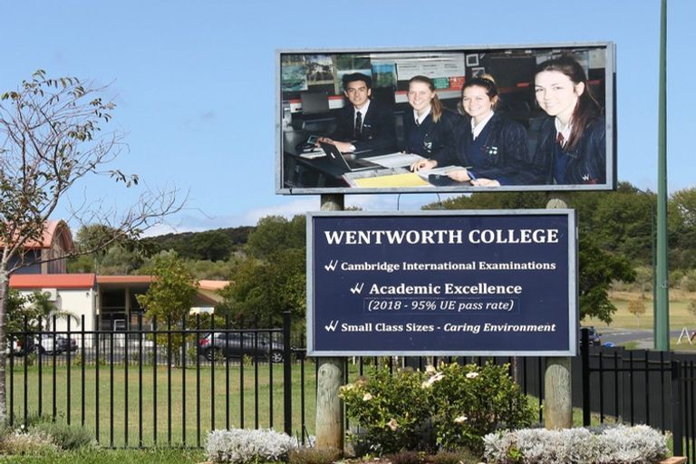 Photo of property in 35 Rue D' Amarres, Gulf Harbour, Whangaparaoa, 0930