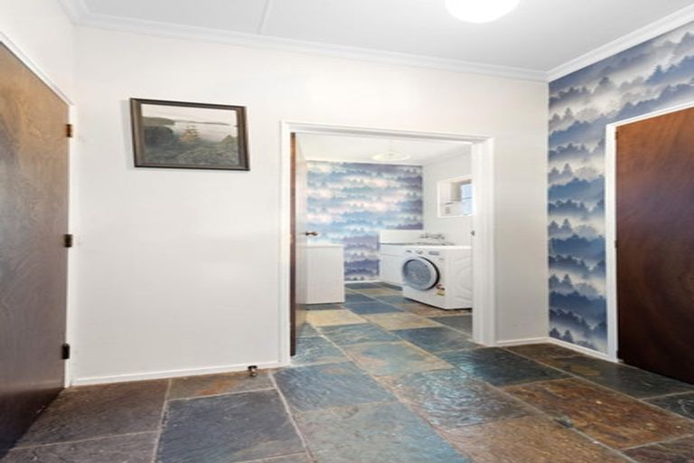 Photo of property in 146 Seaward Road, Edendale, 9825