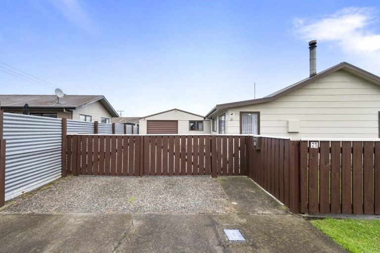 Photo of property in 21 Railway Road, Bunnythorpe, Palmerston North, 4478