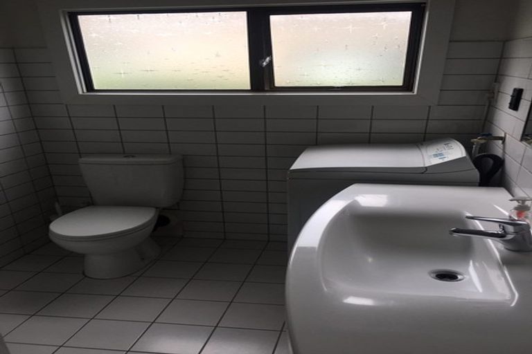 Photo of property in 1/6 Ilam Road, Upper Riccarton, Christchurch, 8041