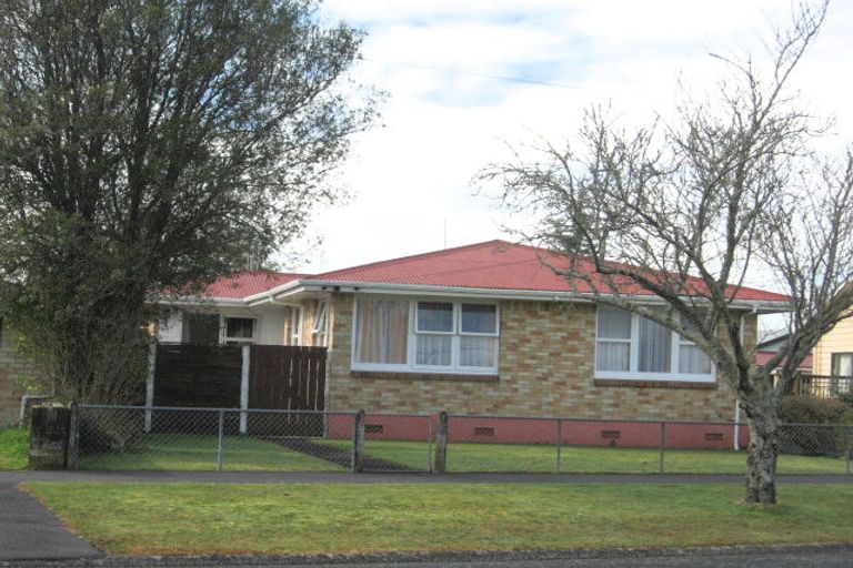 Photo of property in 4 Balloch Street, Fairfield, Hamilton, 3214