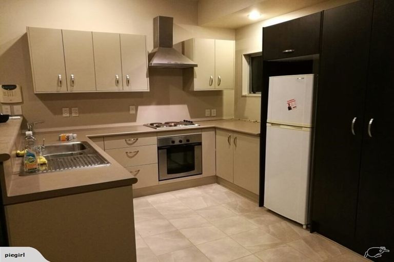 Photo of property in 100d Karepa Street, Brooklyn, Wellington, 6021