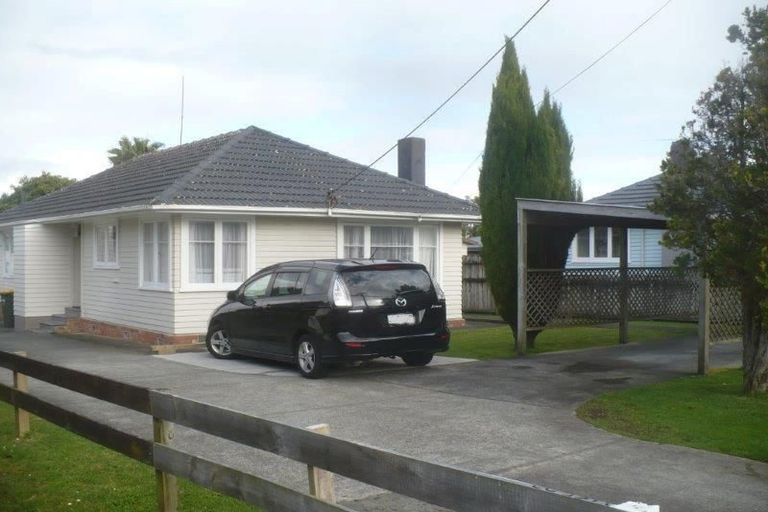 Photo of property in 620a Te Atatu Road, Te Atatu Peninsula, Auckland, 0610