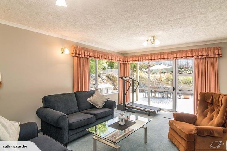 Photo of property in 9 Longmont Terrace, Churton Park, Wellington, 6037