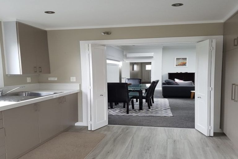 Photo of property in 17 Garfield Street, Brooklyn, Wellington, 6021