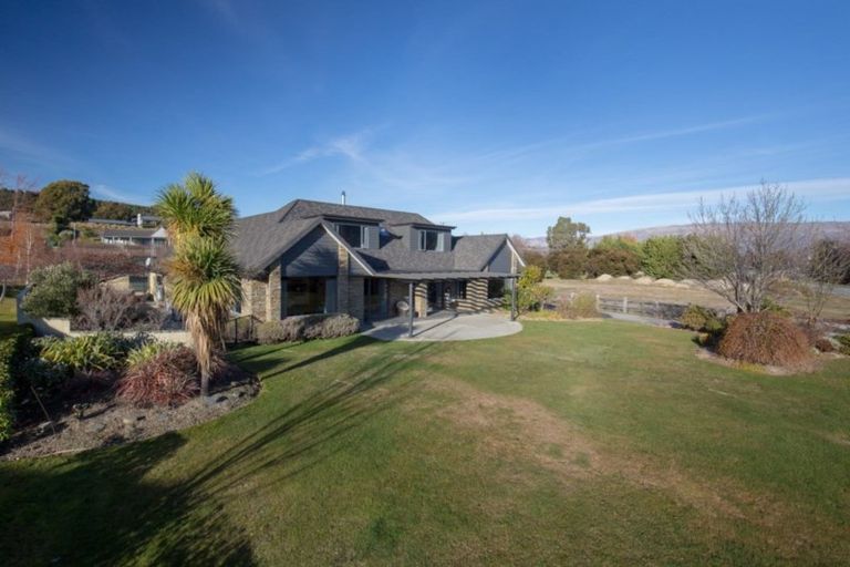 Photo of property in 259 Beacon Point Road, Wanaka, 9305