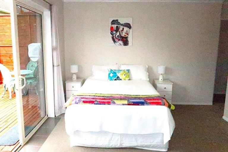 Photo of property in 3 Grovenor Drive, Orewa, 0931