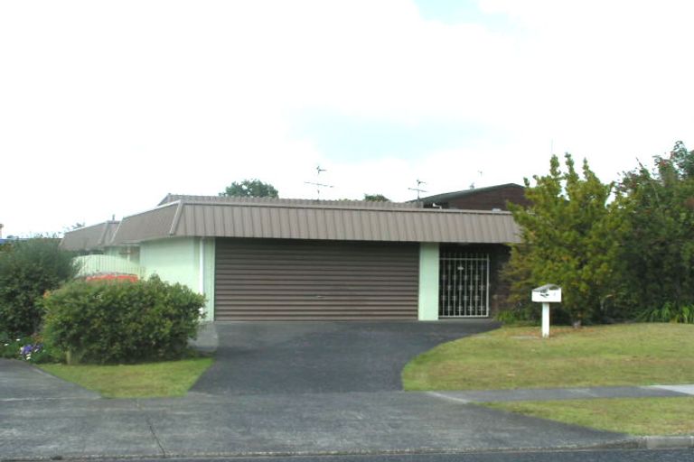Photo of property in 6 Trevone Place, Forrest Hill, Auckland, 0620