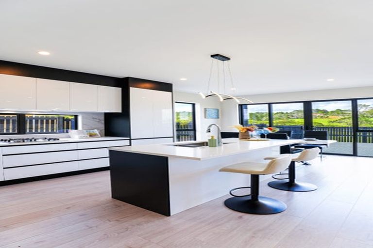 Photo of property in 37 Horokaka Street, Massey, 0614