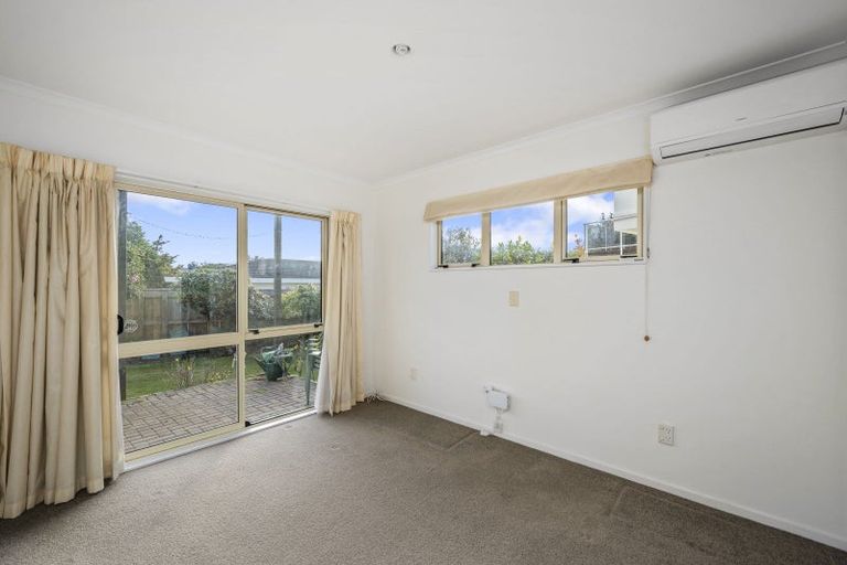 Photo of property in 2 Pipi Street, Two Mile Bay, Taupo, 3330