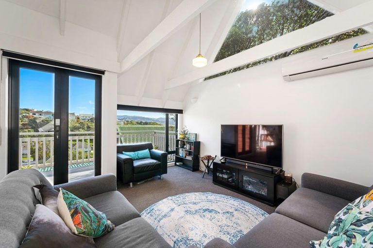 Photo of property in 5/8 Elphinstone Avenue, Strathmore Park, Wellington, 6022