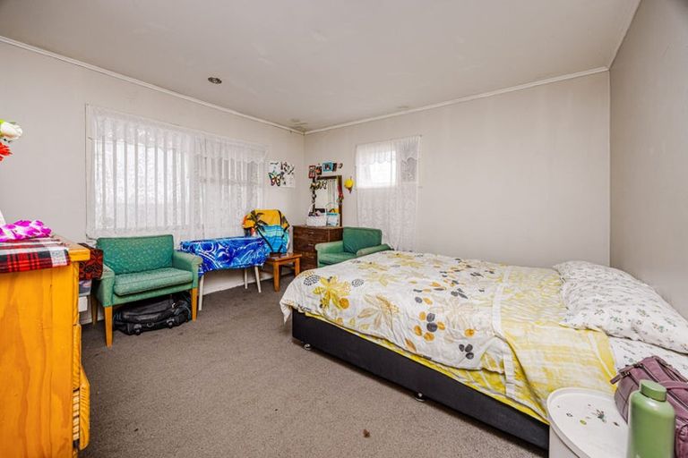 Photo of property in 12 Clutha Crescent, Clover Park, Auckland, 2023