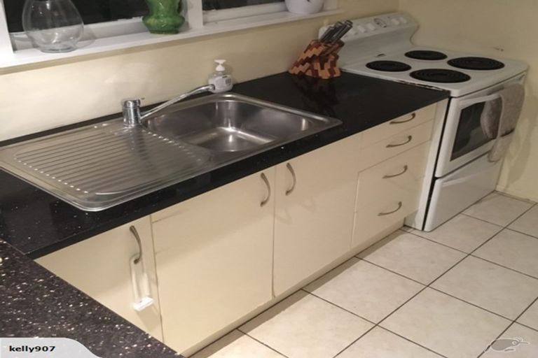 Photo of property in 30 Megan Avenue, Pakuranga Heights, Auckland, 2010