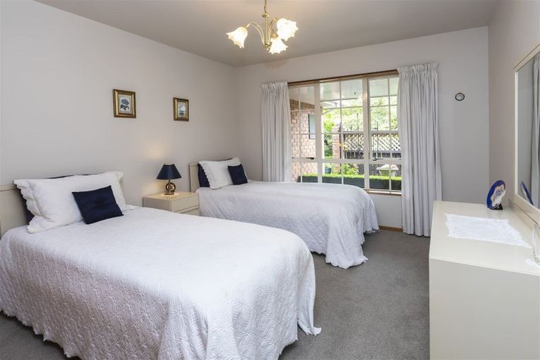 Photo of property in 10 Tavistock Place, Russley, Christchurch, 8042