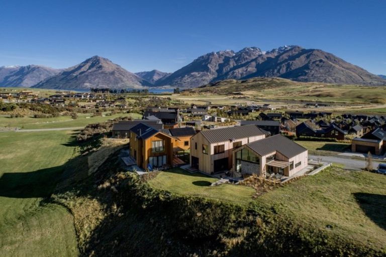 Photo of property in 18 Falconer Rise, Jacks Point, Queenstown, 9371
