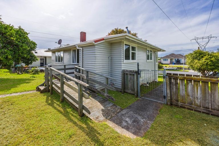 Photo of property in 16 Gilbert Road, Otara, Auckland, 2023