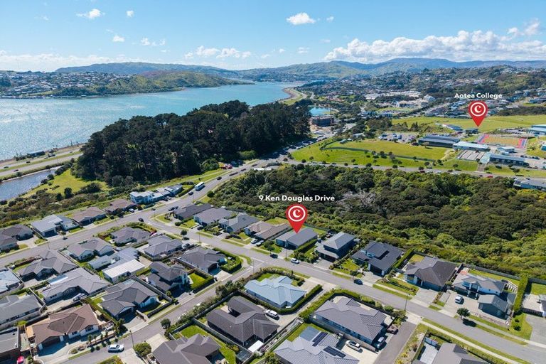 Photo of property in 9 Ken Douglas Drive, Aotea, Porirua, 5024
