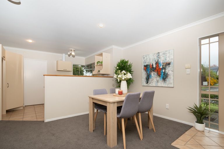 Photo of property in 7 Hibernian Drive, Ranui, Auckland, 0612
