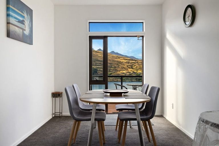 Photo of property in 22 Golden Terrace, Queenstown, 9300