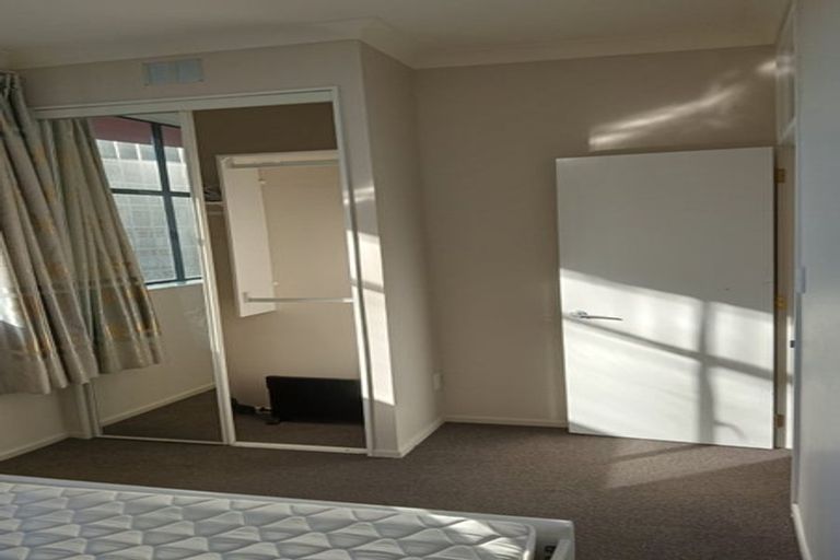 Photo of property in Terrace Garden Apartments, 3e/120 The Terrace, Wellington Central, Wellington, 6011