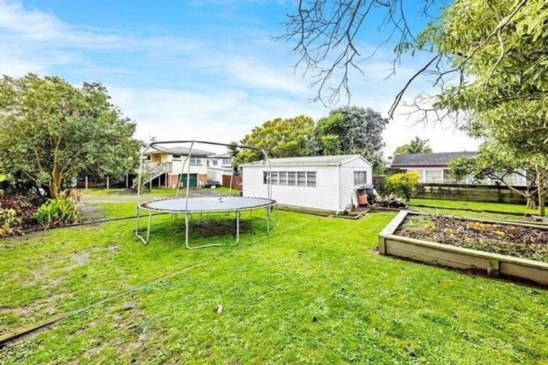 Photo of property in 23 Beaumonts Way, Manurewa, Auckland, 2102