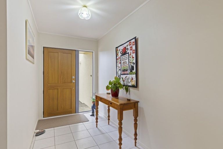 Photo of property in 64 Branch Road, Highlands Park, New Plymouth, 4312