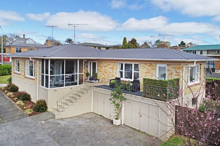 Photo of property in 3 Lawrie Avenue, Pukekohe, 2120