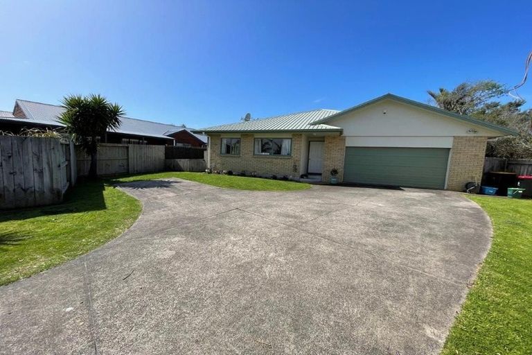 Photo of property in 4a Thebes Grove, Papamoa Beach, Papamoa, 3118