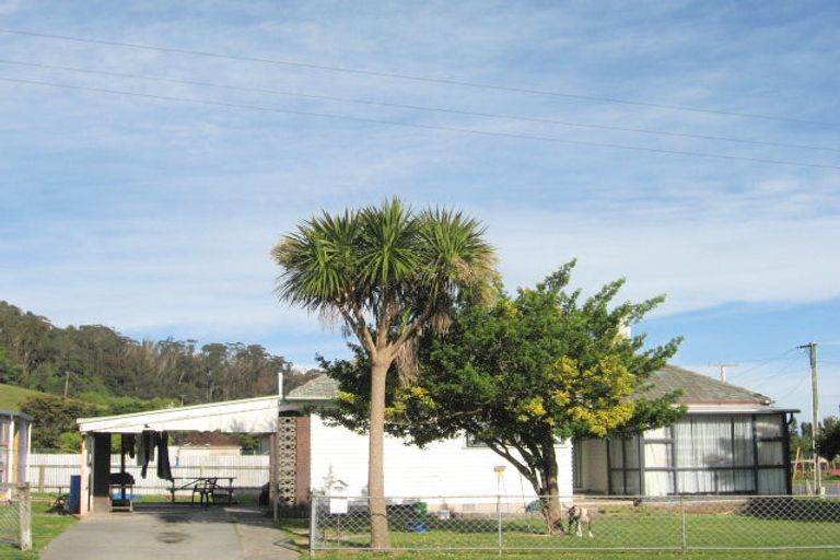 Photo of property in 1 Cambridge Terrace, Kaiti, Gisborne, 4010