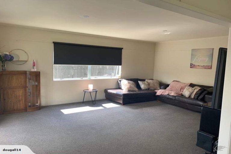 Photo of property in 11b Springs Road, Parakai, 0830