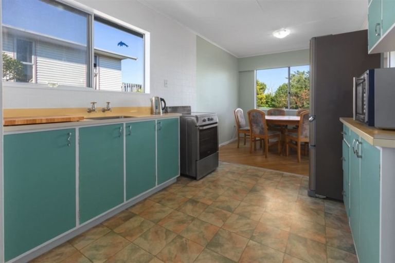 Photo of property in 9 Limerick Grove, Ascot Park, Porirua, 5024