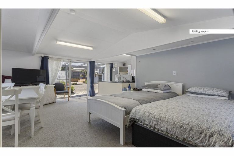 Photo of property in 43 Archmillen Avenue, Pakuranga Heights, Auckland, 2010