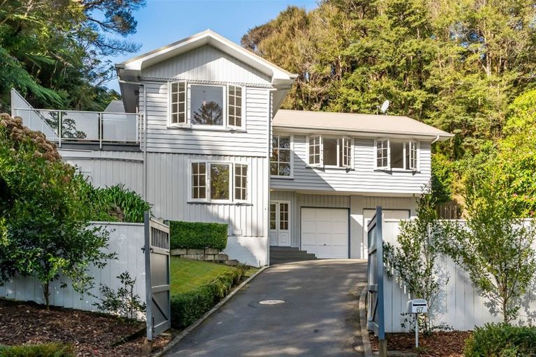 Photo of property in 67 Chatsworth Road, Silverstream, Upper Hutt, 5019