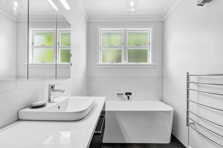 Photo of property in 223 Powderham Street, New Plymouth, 4310