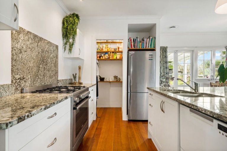 Photo of property in 623 State Highway 16, Kumeu, 0891