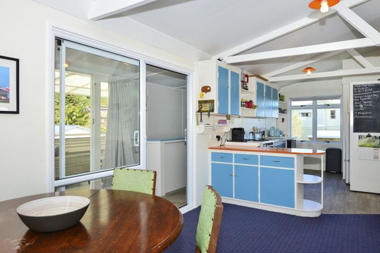 Photo of property in 73 Fortescue Street, Mahia, Nuhaka, 4198