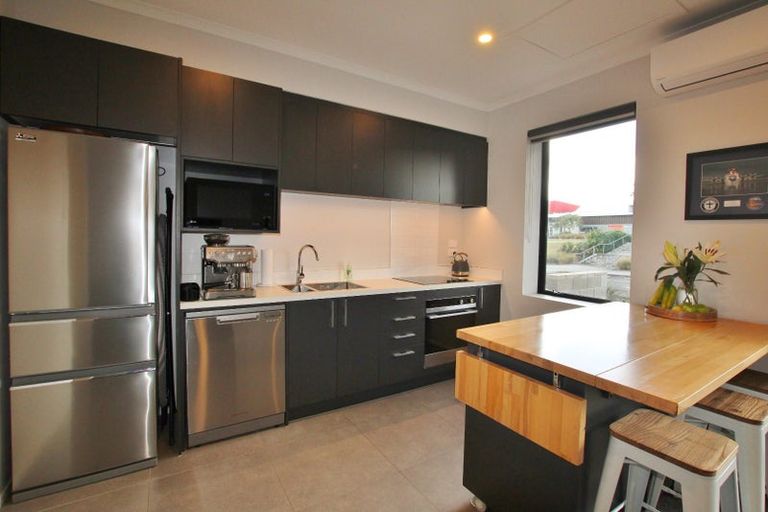 Photo of property in 2/17 Uku Lane, Hobsonville, Auckland, 0616