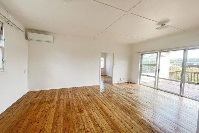 Photo of property in 31 Newhaven Terrace, Mairangi Bay, Auckland, 0630