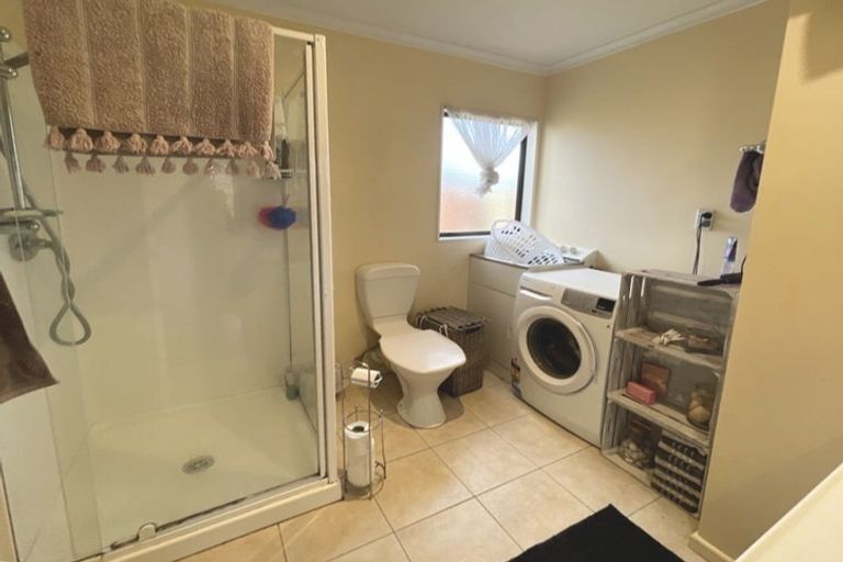 Photo of property in 20 Fiesta Drive, Half Moon Bay, Auckland, 2012