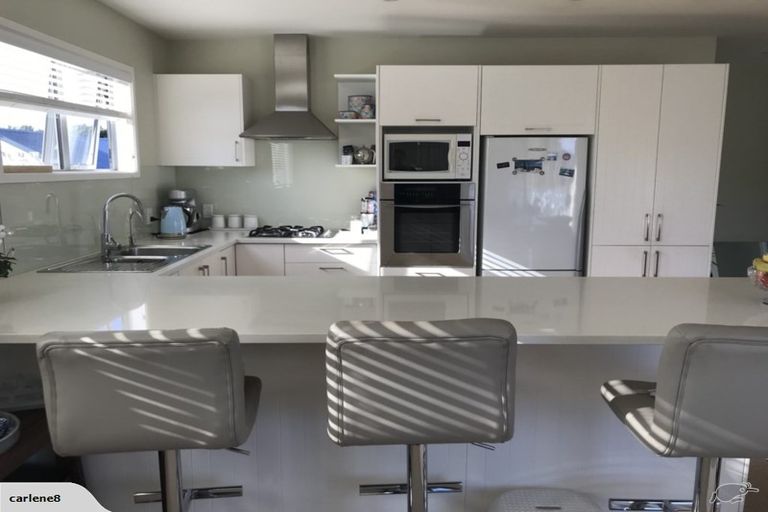 Photo of property in 4 Marina View, Paremata, Porirua, 5026