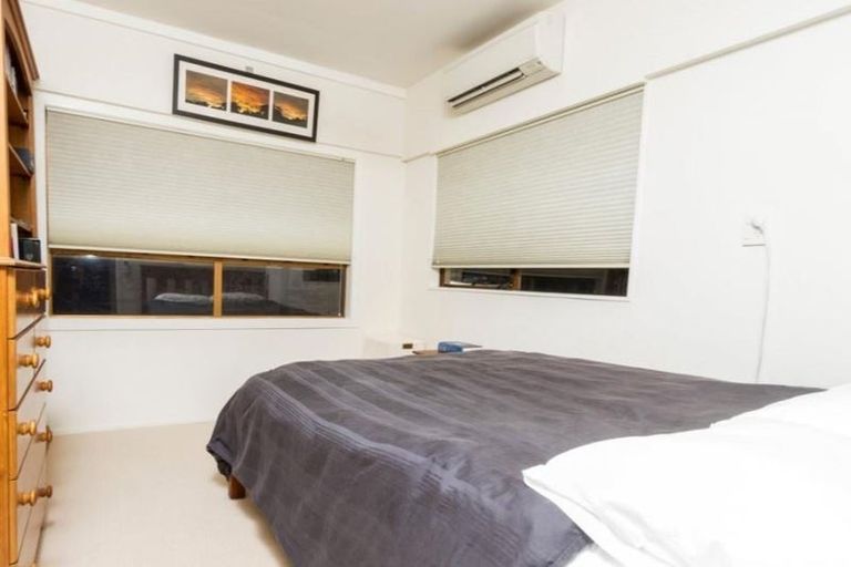 Photo of property in 3 Beulah Avenue, Rothesay Bay, Auckland, 0630